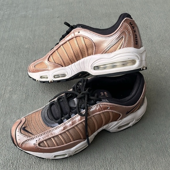 NIKE Air Max Tailwind lV Sneakers Size 10 - Picture 7 of 9